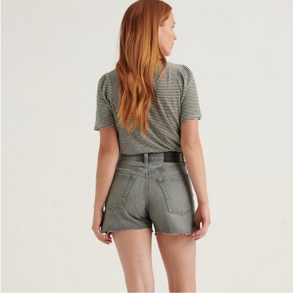 Lucky Brand Traveler High Waisted Jean Short Light Wash Gray - Picture 4 of 13